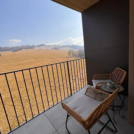 Nad Dolnym Kubinom 아파트