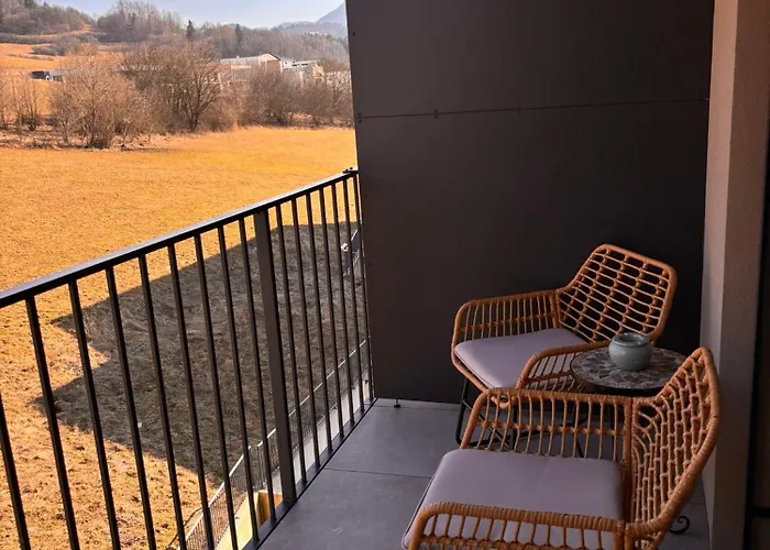 Nad Dolnym Kubinom 아파트 *